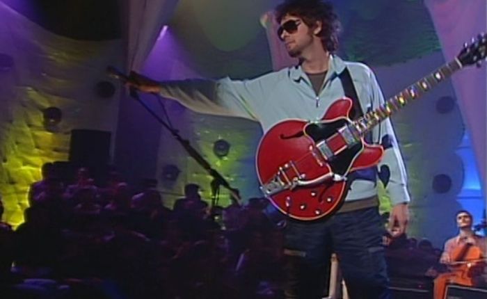 Comfort y música para volar: Soda Stereo en un sofá sobre las&nbsp;nubes