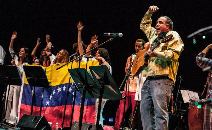 Cielo de diciembre: La Navidad según Aquiles&nbsp;Báez